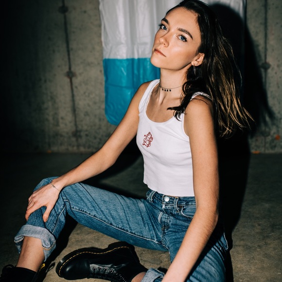 Meet your Posher, Myia - Picture 1 of 1